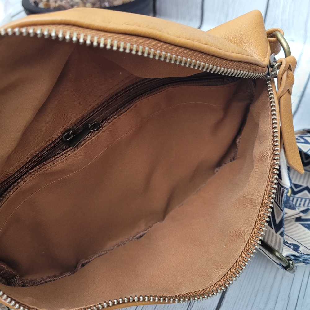 NWT Retro Sling Shoulder ,Chic Crossbody Bag - Picture 5 of 12